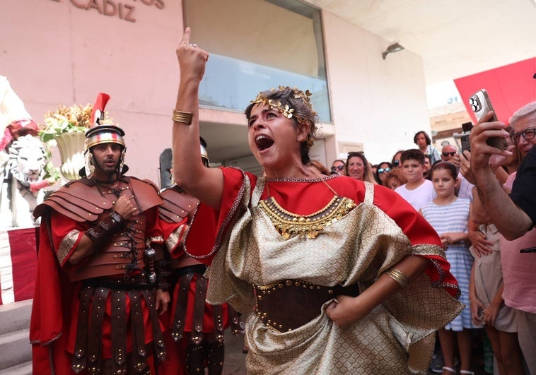 fotos:-gadea-musgades,-panem,-circus-et-chicharrones…-en-el-mercado