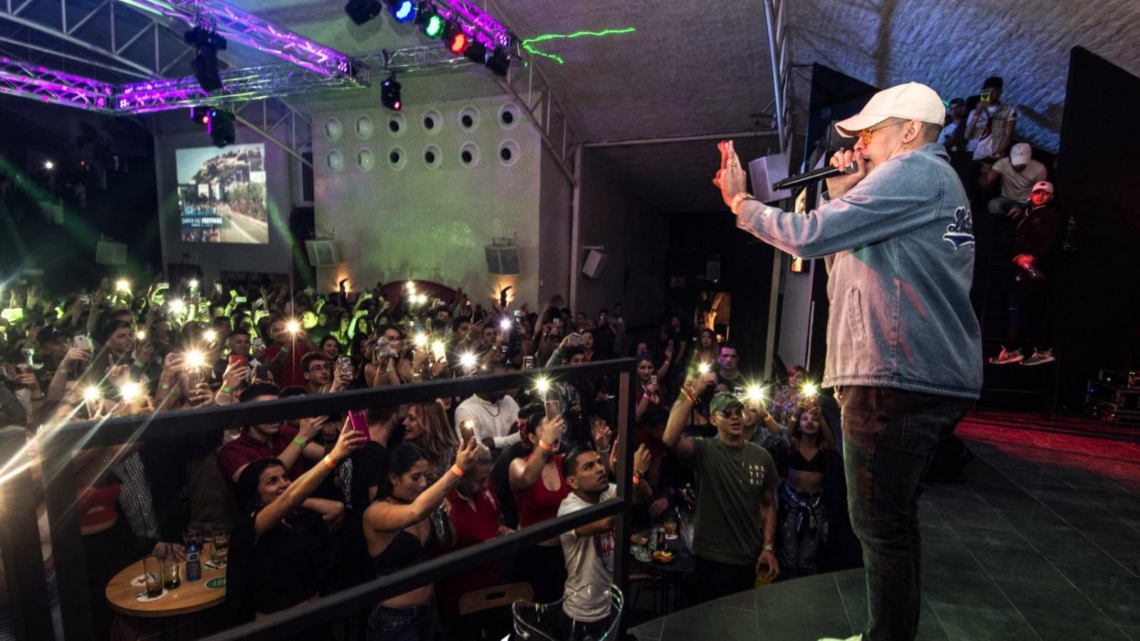 el-dia-que-bad-bunny-actuo-en-alicante-por-20-e:-el-triunfador-en-la-super-bowl-menciona-la-ciudad-en-dos-temas