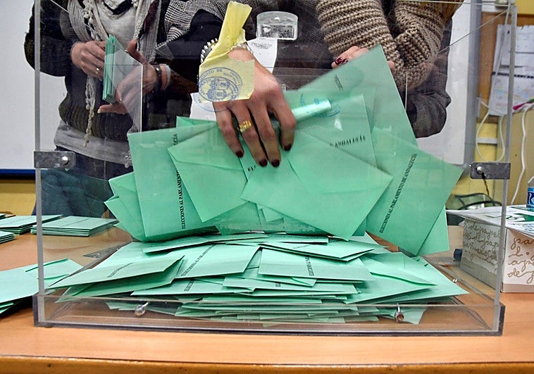 multas-por-no-acudir-a-una-mesa-electoral-en-cadiz:-esto-es-lo-que-dice-la-ley-si-te-toca-ser-presidente-o-vocal-y-no-vas