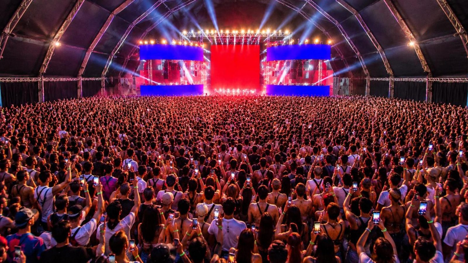 fabrik-confirma-sus-4-festivales-al-aire-libre-en-verano-para-40.000-personas,-con-300-m2-de-pantallas-y-carl-cox